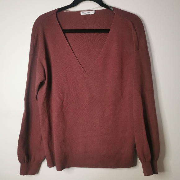 Reitmans V-Neck Sweater - Picture 2 of 5